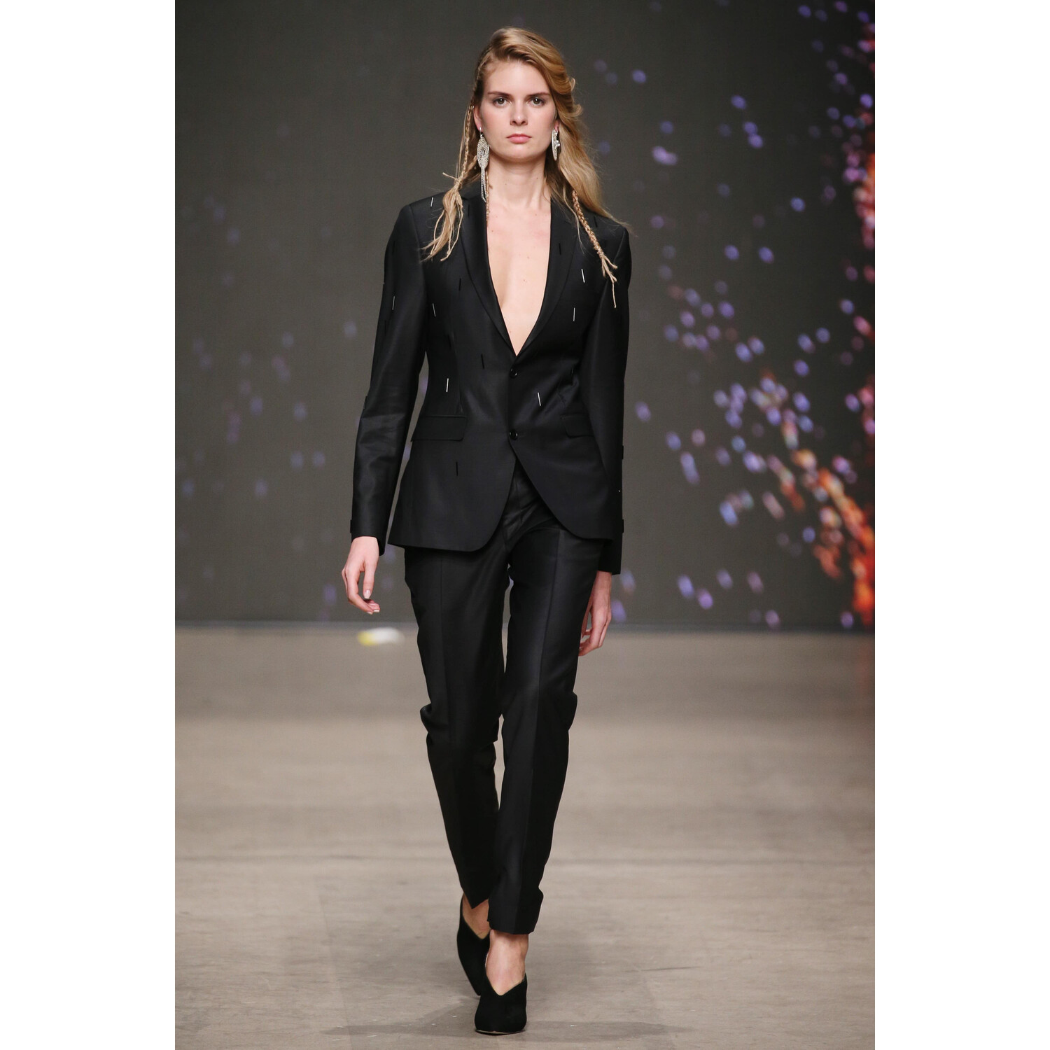 Фото 21DOT12 | The Twenty One Twelve Fall 2019 Ready-to-Wear / 21DOT12 | The Twenty One Twelve осень-зима 2019 / Неделя моды: Москва